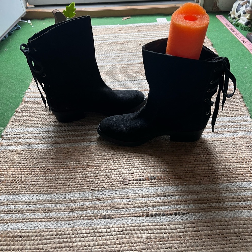 Black soft soft leather boots. Size 7. - Picture 3 of 4